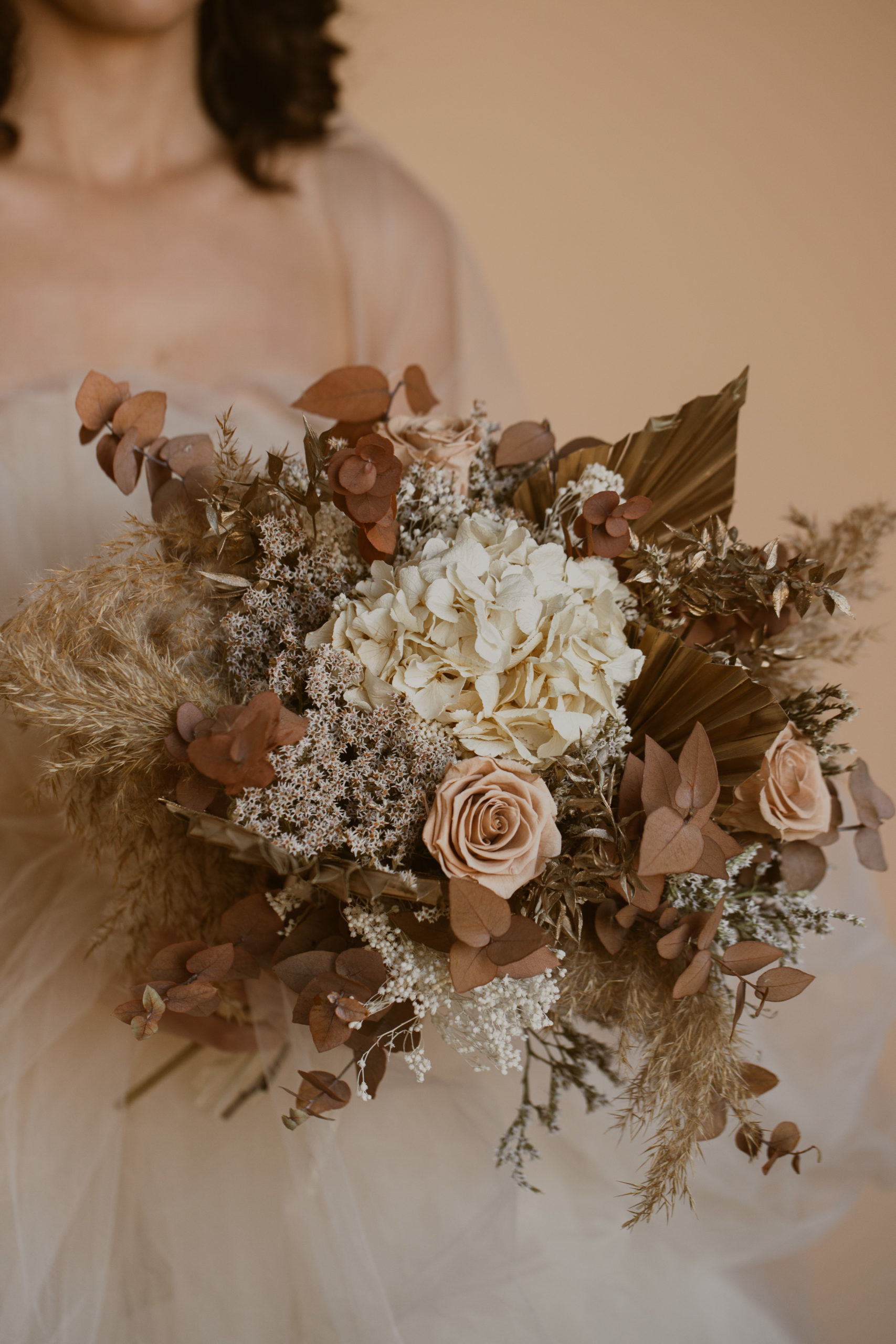 Bouquet de mariée fleurs sechées et stabilisées Cinnamon - Le Dahlia Noir